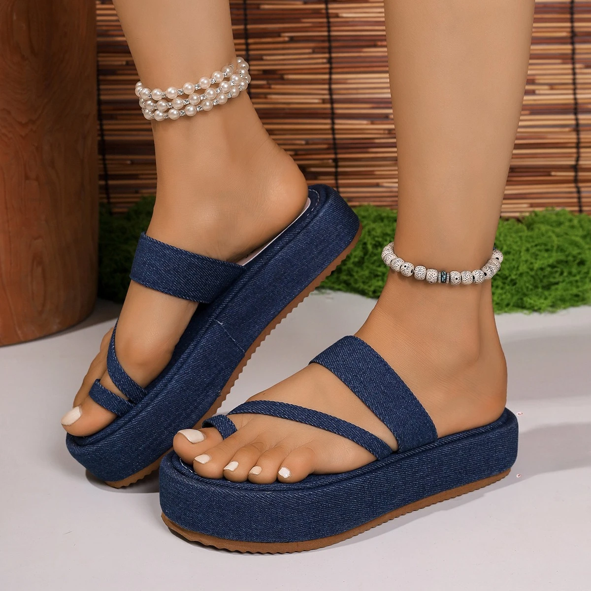 

Модные сексуальные банкетные тапочки на высоком каблуке для женщин, новые летние повседневные тапочки с круглым носком на толстой подошве и открытым носком