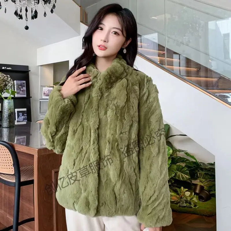 Рисунок 5 - Женская шуба из натурального меха кролика рекс