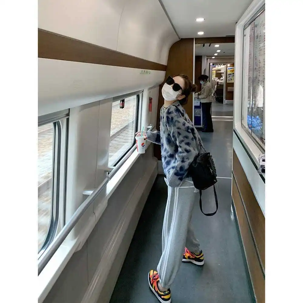 Korea Cool Leopard Print Knitted Cardigan Sweater Women Harajuku V-Neck Long Sleeve Oversize Jumper Pullover Female Ins