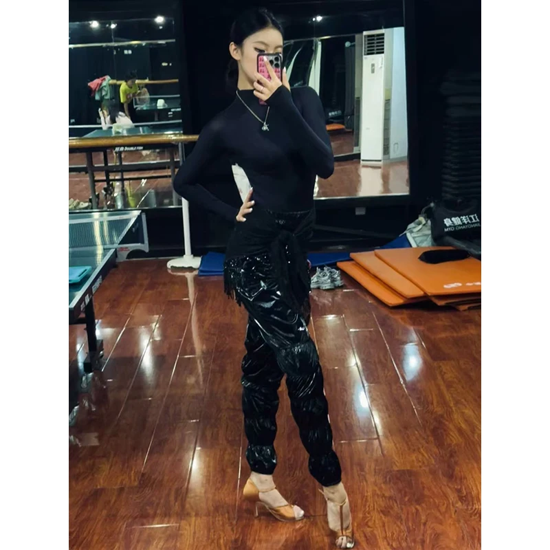 

Одежда для латинских танцев, женские топы с высоким воротником, юбка с блестками, глянцевые плиссированные брюки, одежда для танцев ча-ча-румбы, одежда DNV25717