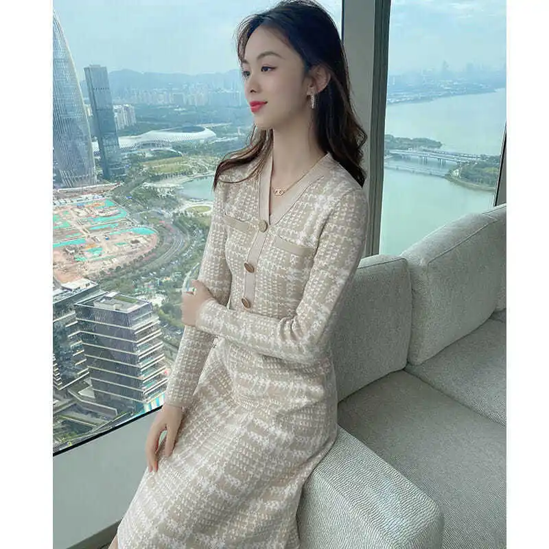 New Women\'s Waist Cinching Slimming Temperament Socialite Style Mid Length Dress V-neck Knitted Woolen Dress