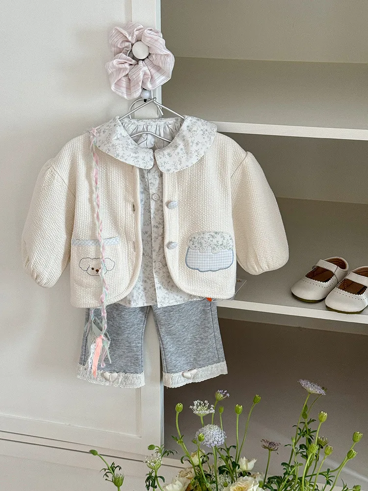 

Girls Suit2025Autumn Baby Cardigan JacketTT-shirt Casual Pants Spring and Autumn Baby Three-piece Clothes SetaClass