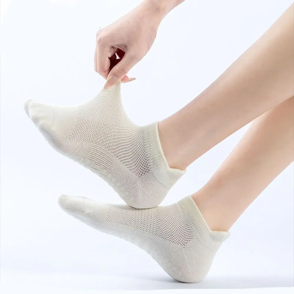 

5 пар простых простых противоскользящих носков для фитнеса, впитывающие пот дышащие носки для йоги, женские спортивные чулочно-носочные изделия, короткие носки-трубочки, балетки