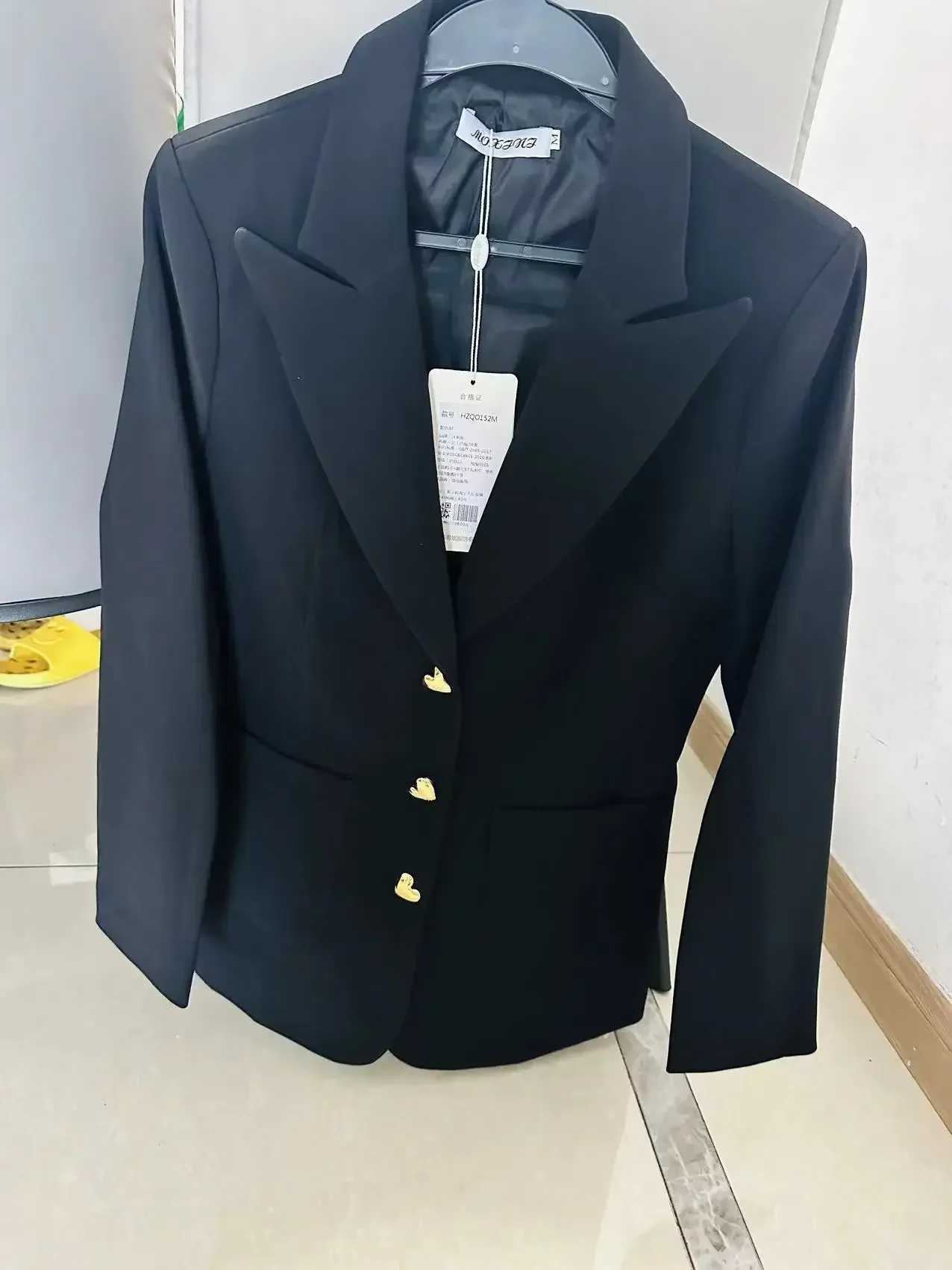 ฤดูใบไม้ผลิ 2024 ใหม่Love Single-Breasted Slimเอวสีดําเสื้อสูทขนาดเล็กผู้หญิงอารมณ์Commuter Slim Fit Blazer Jacket