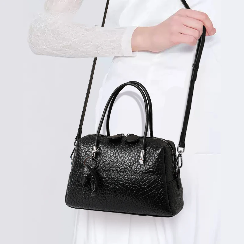 

First layer leather handbag large capacity Joker pillow bag leather leisure shoulder crossbody bag