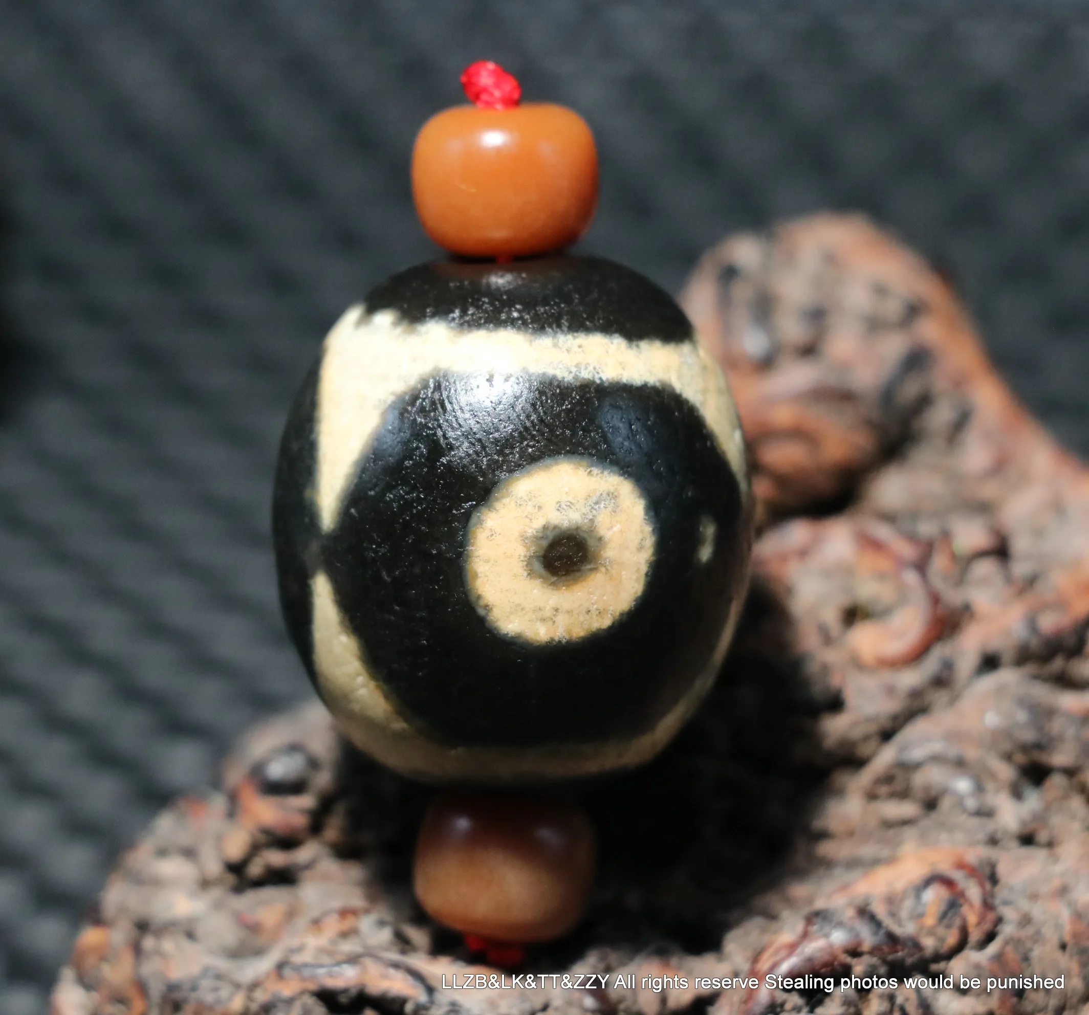 

Unique Pattern Energy Tibetan Top Old Agate Tiger Tooth 3 Eyed Large Daluo dZi Bead 5A Talisman Timestown Gemstone Jewelry