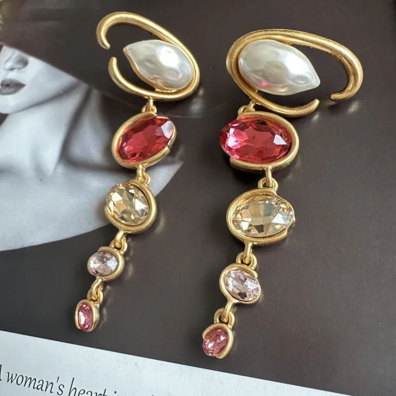 

Oscar French-style retro rhinestone long earrings for ladies