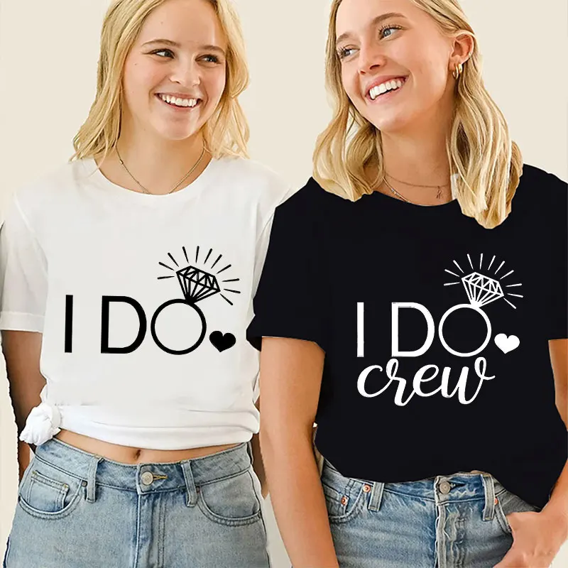 

Футболка с надписью «I Do Crew»