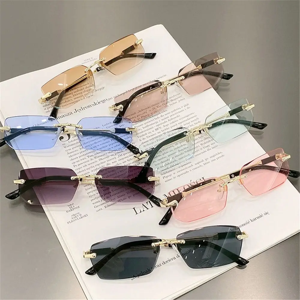 Okulary przeciwsłoneczne bez oprawek dla kobiet i mężczyzn, modne prostokątne okulary bez oprawek Retro Shades Fashion Summer Travel UV400 Eyewear