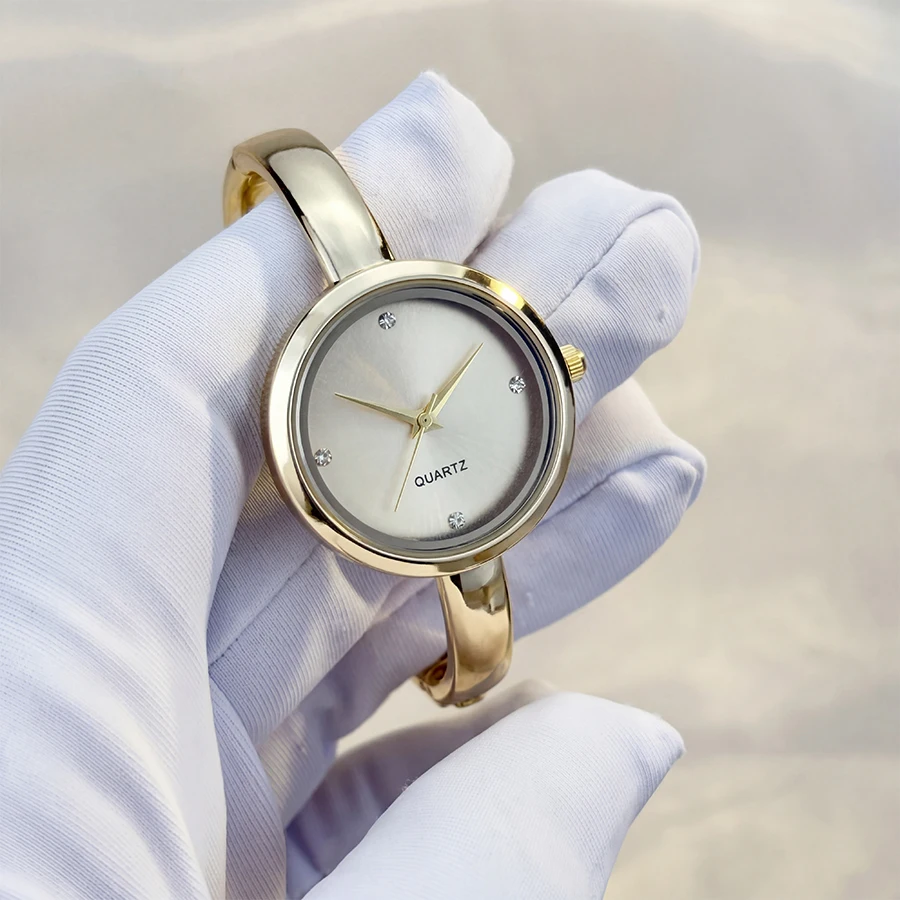Classic Round-Faced Bracelet Wrist Watch for Elegant Ladies image 5