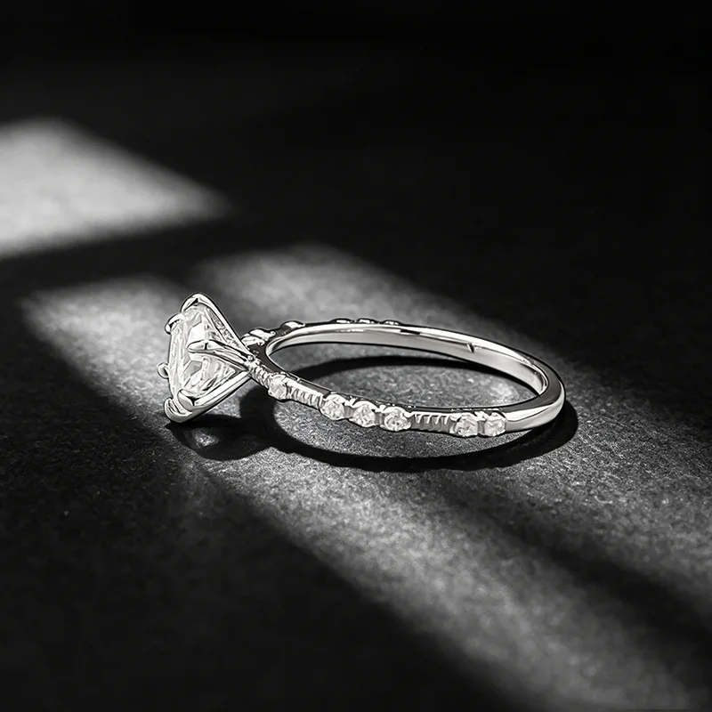 

Luxury Sparkling 5.5mm Moissanite Women Ring - 925 Sterling Silver Engagement Ring & Female Wedding Band Jewelry Gift