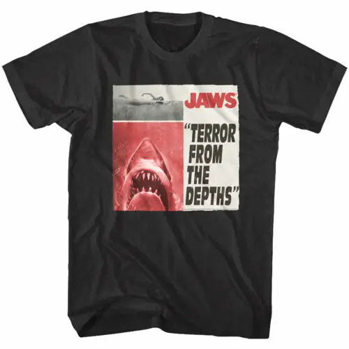 Camiseta masculina do manchete do jornal das maxilas, terror das profundidades Tee do ataque do tubarão