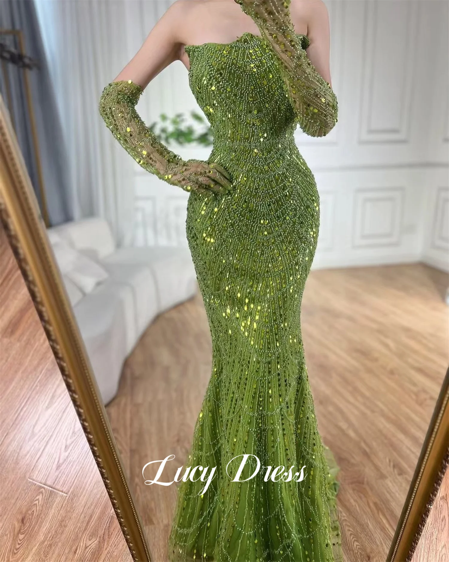 Lucy customizes luxury rose red party dress for women