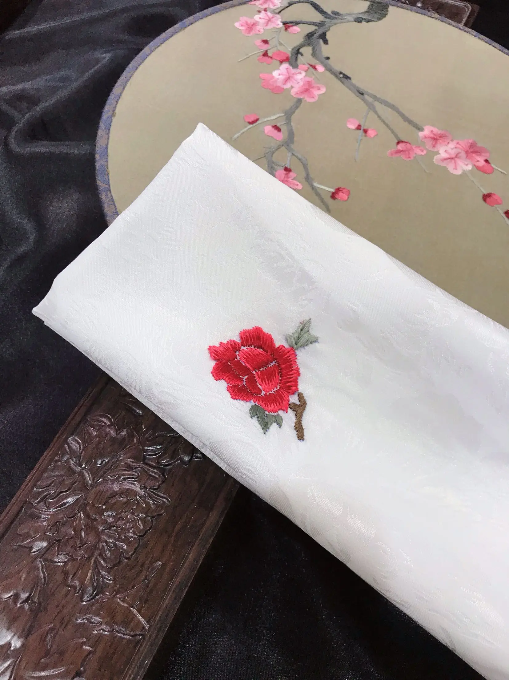 Chinese Su Embroidery Handkerchief 100 Percent Cashmere Vintage Hanfu Exquisite Gift For Women Couple Friends Assorted Patterns