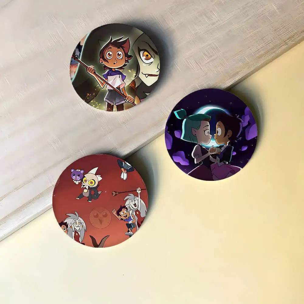 Turning Red Bear Badges Peripheral Lapel Pins Tinplate Round Brooch For Shoulder Bag Accessories Souvenir Gifts