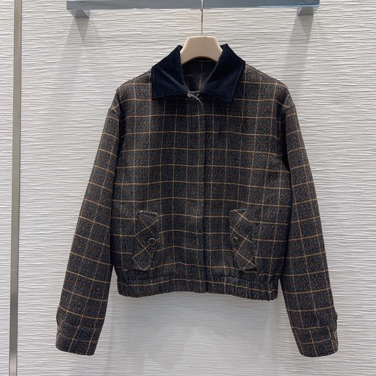 High Quality Women Plaid 2 Piece Outfit, Corduroy Collar Cropped Jacket & Lined Mini Skirt Set lyt26101622
