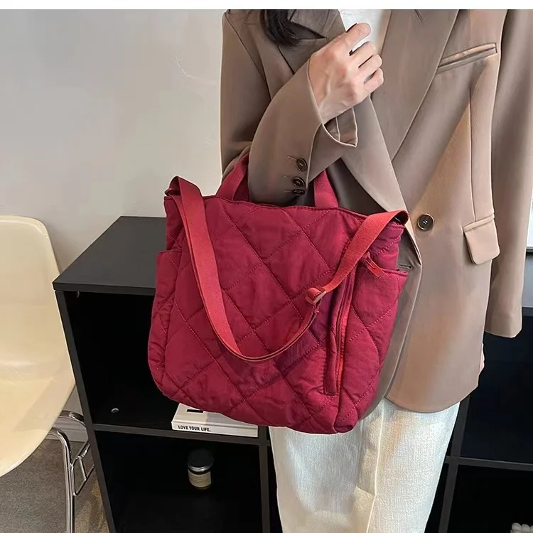 Bolsos de mano de gran capacidad para mujer, bolso lateral de hombro, bolsos de compras de algodón espacial a la moda, bonitos bolsos de mano para mujer para invierno