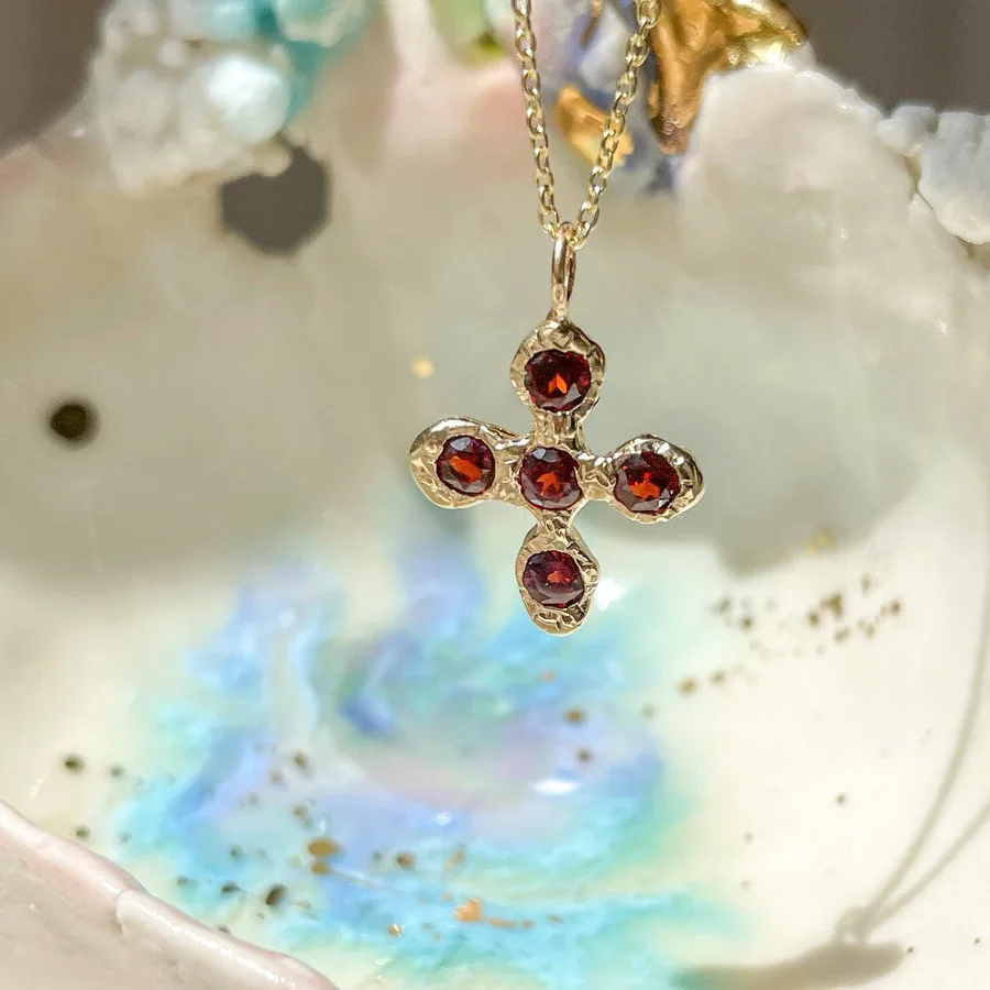 Gorgeous Exquisite Gold Color Inlaid Multicolored Zircon Cross Necklace Women's High-end Luxury Banquet Eye-catching Necklace