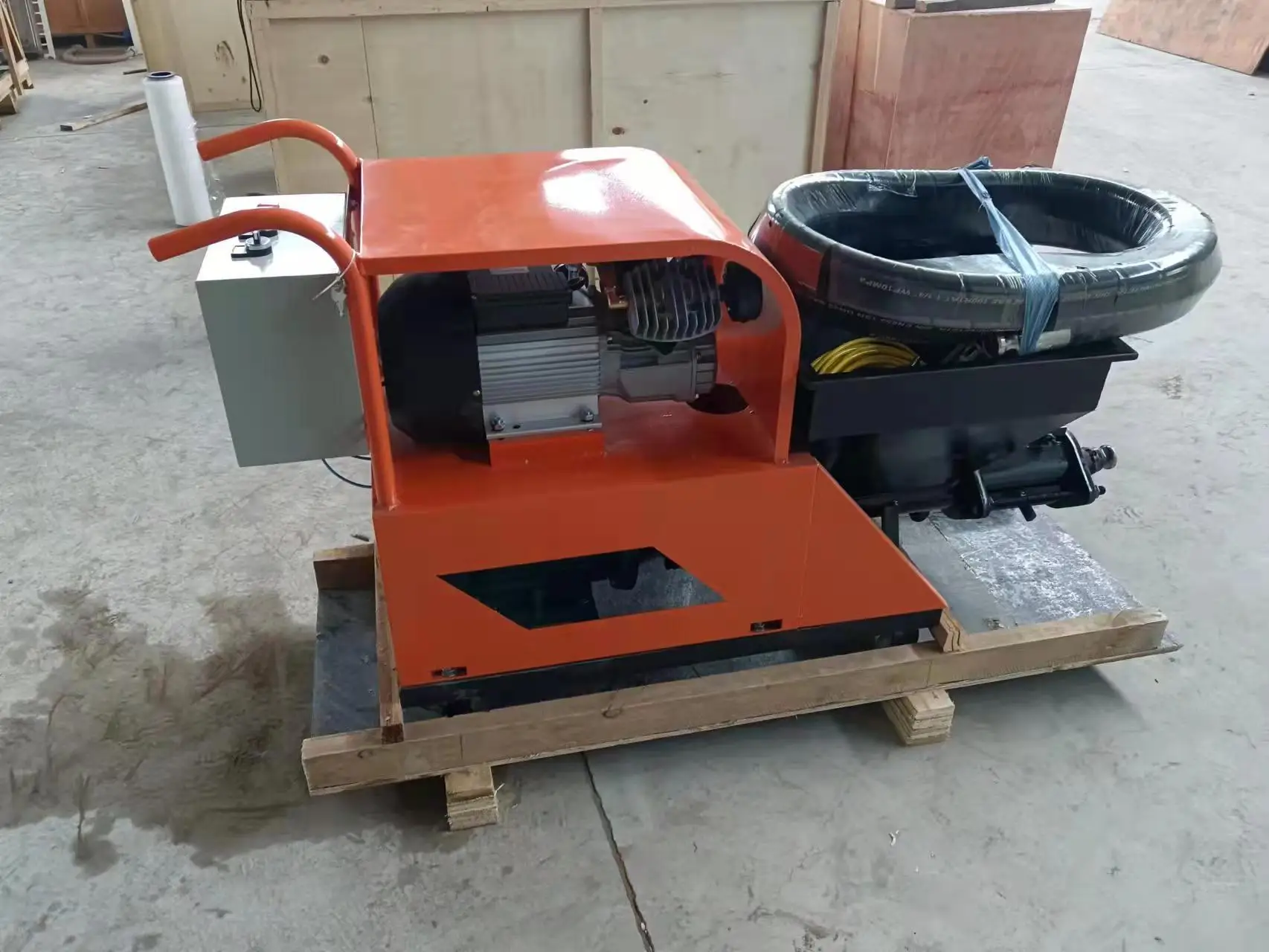 

Mobile Cement Mortar Spray Machine with Universal Wheels for Easy Movement and Wall Coating Work Efficiency