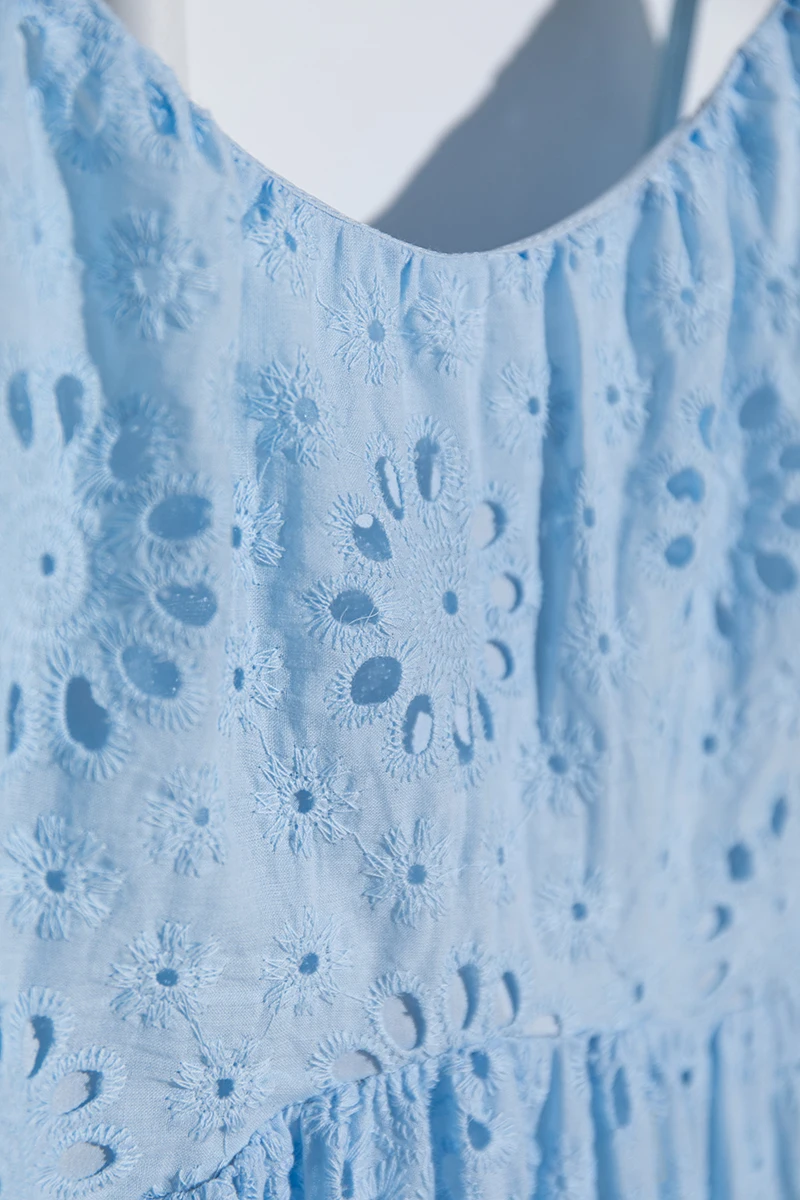 2025年ホリデー ホロウアウト フラワー刺繍ドレス レディース サマー ノースリーブ スリング ウエストスリム プリーツ ロングドレス ボヘミアンビーチドレス