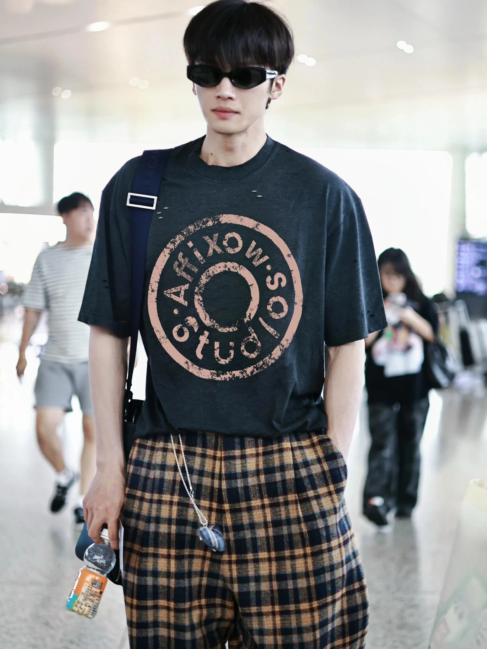 

fixow AC Wind Circle Splattered Broken Print Knife Hole OS Loose ort Sve ex T-irt Couple Trendy Cotton round Nec...
