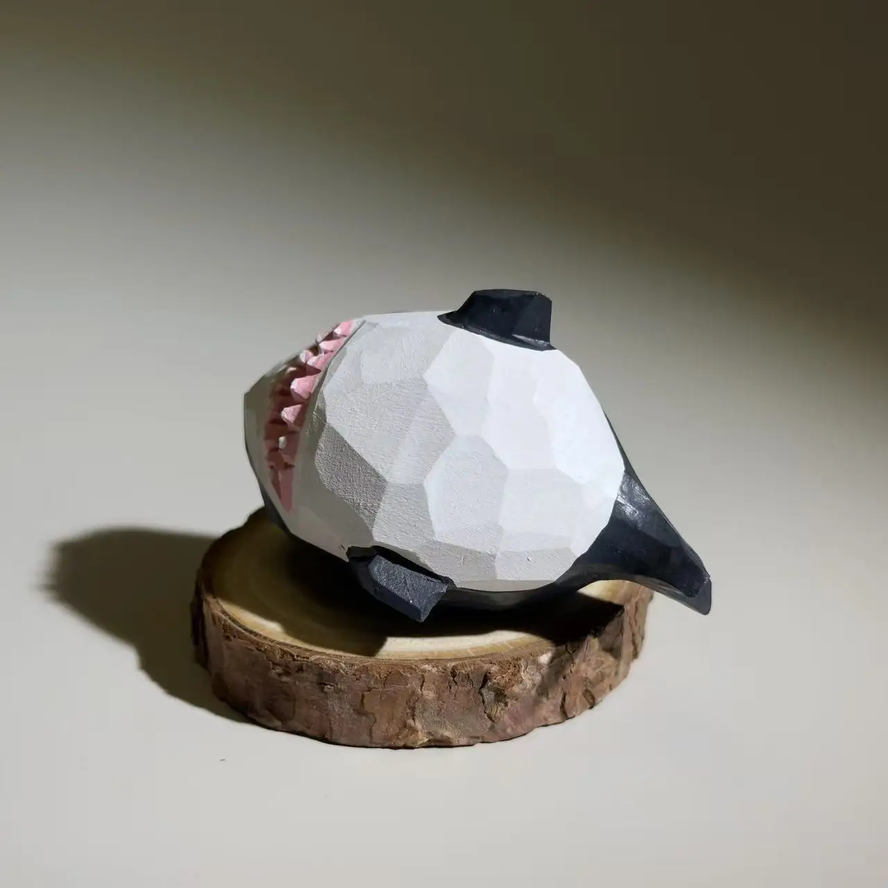 

Handmade Shark Wood Sculpture，Natural Wood Art，Car Accessory，Office Decor，Desk Buddy，Office Decor，Custom Gift