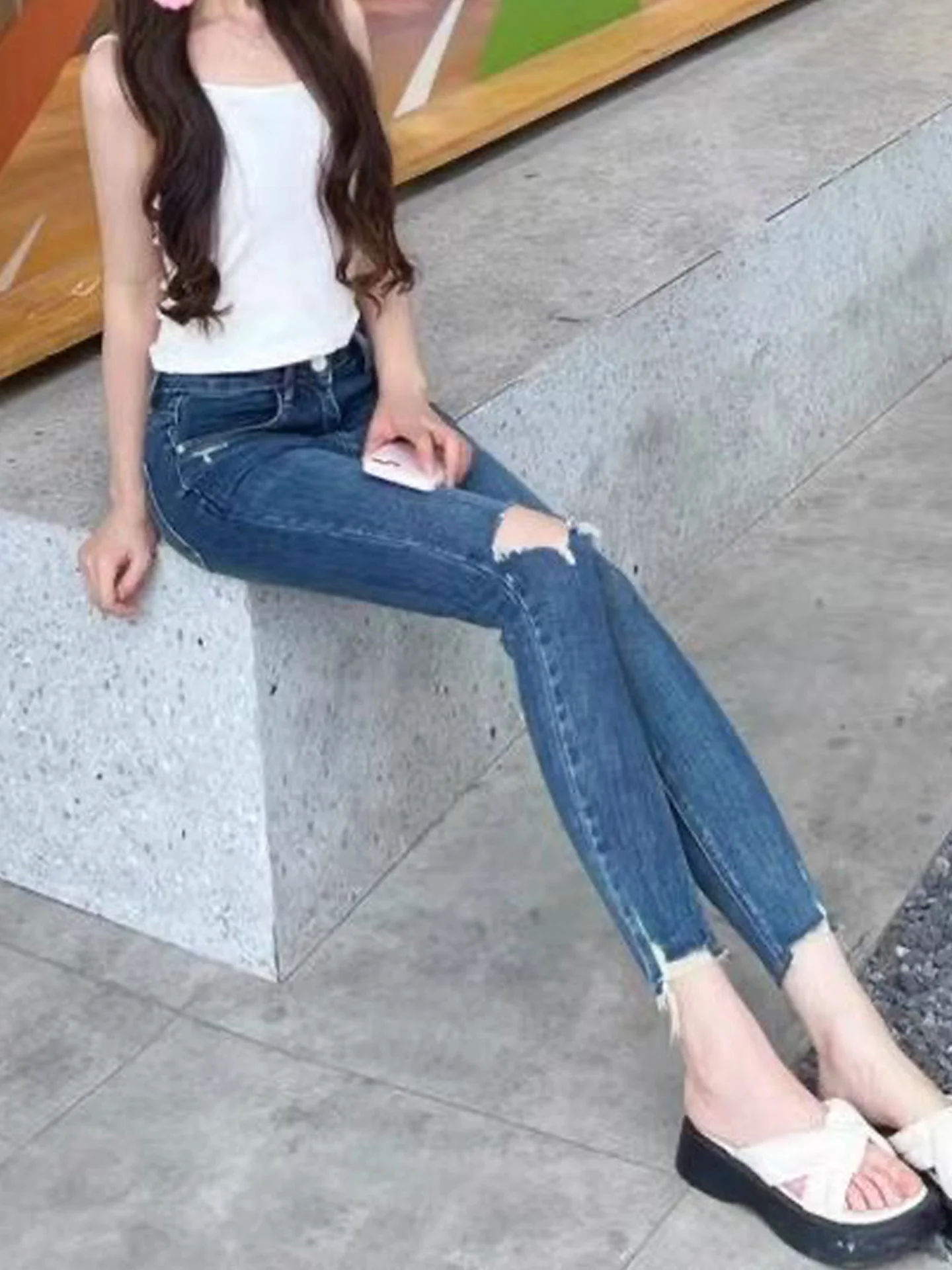 

Женские джинсы с высокой талией, облегающие, летние, новая модель, с эффектом потертости, синие, модные, укороченные (7/8)