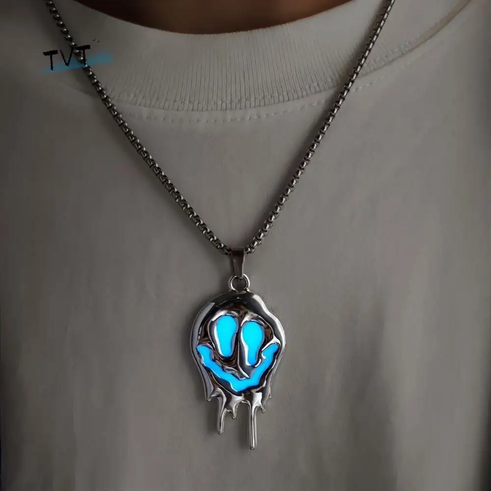 

Noctilucent Alloy Luminous Pendant Necklace Neck Jewelry Accessories Halloween Skull Necklace Cool Hip Hop Neck Chains Halloween