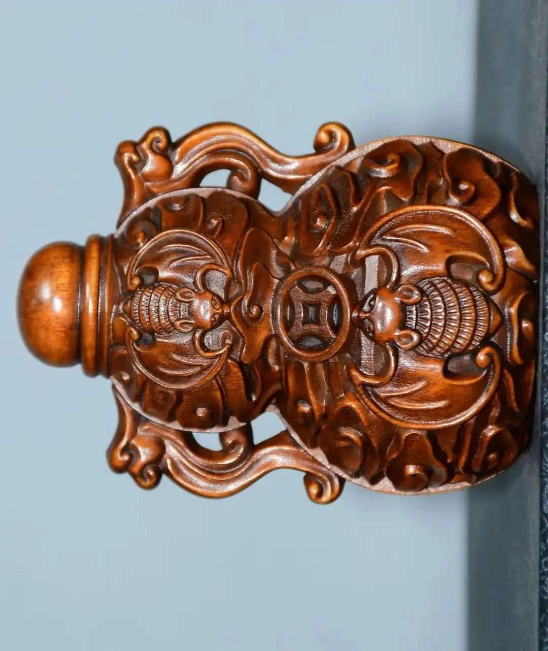 

3"Tibetan Temple Collection Old Boxwood Bat Pattern Dragon Ears Gourd Snuff Bottle Amass wealth Ornaments Town house Exorcism