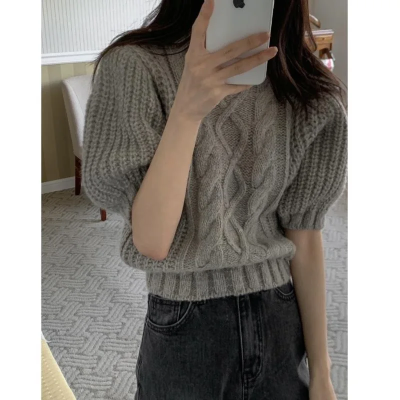 

Новинка 2025, корейский нежный французский сладкий винтажный свитер из жареного теста с круглым вырезом и объемными рукавами, топ со средними рукавами