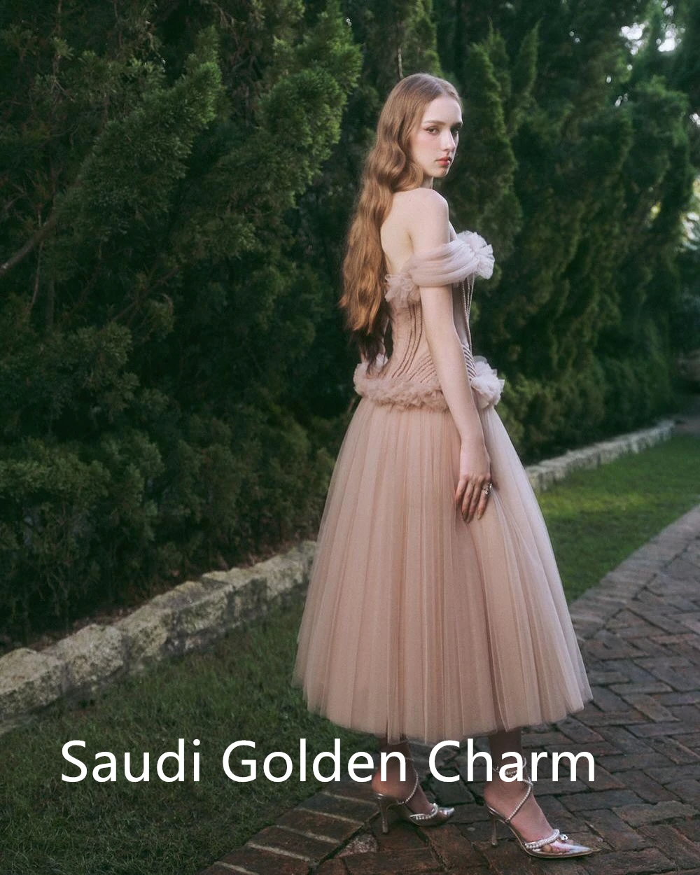 op maat Aangepaste temperament roze tule avondjurk Hoge kwaliteit strapless off-shoulder mouwloze rits achterkantHomecomin