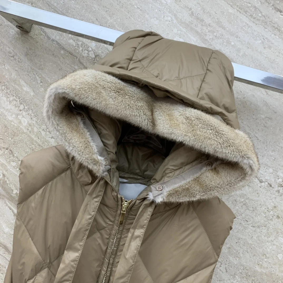 ملابس نسائية لعام 2025 بياقة صوف قابلة للفصل سترة طويلة للأسفل سترة خريف وشتاء جديدة 1027