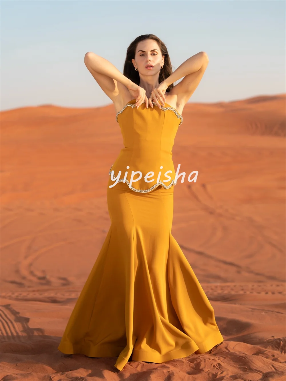 Maßgeschneiderte sexy Mode Jersey Falte Strass geraffte Meerjungfrau trägerlose lange Kleider Abendkleider hochwertiger chinesischer Stil