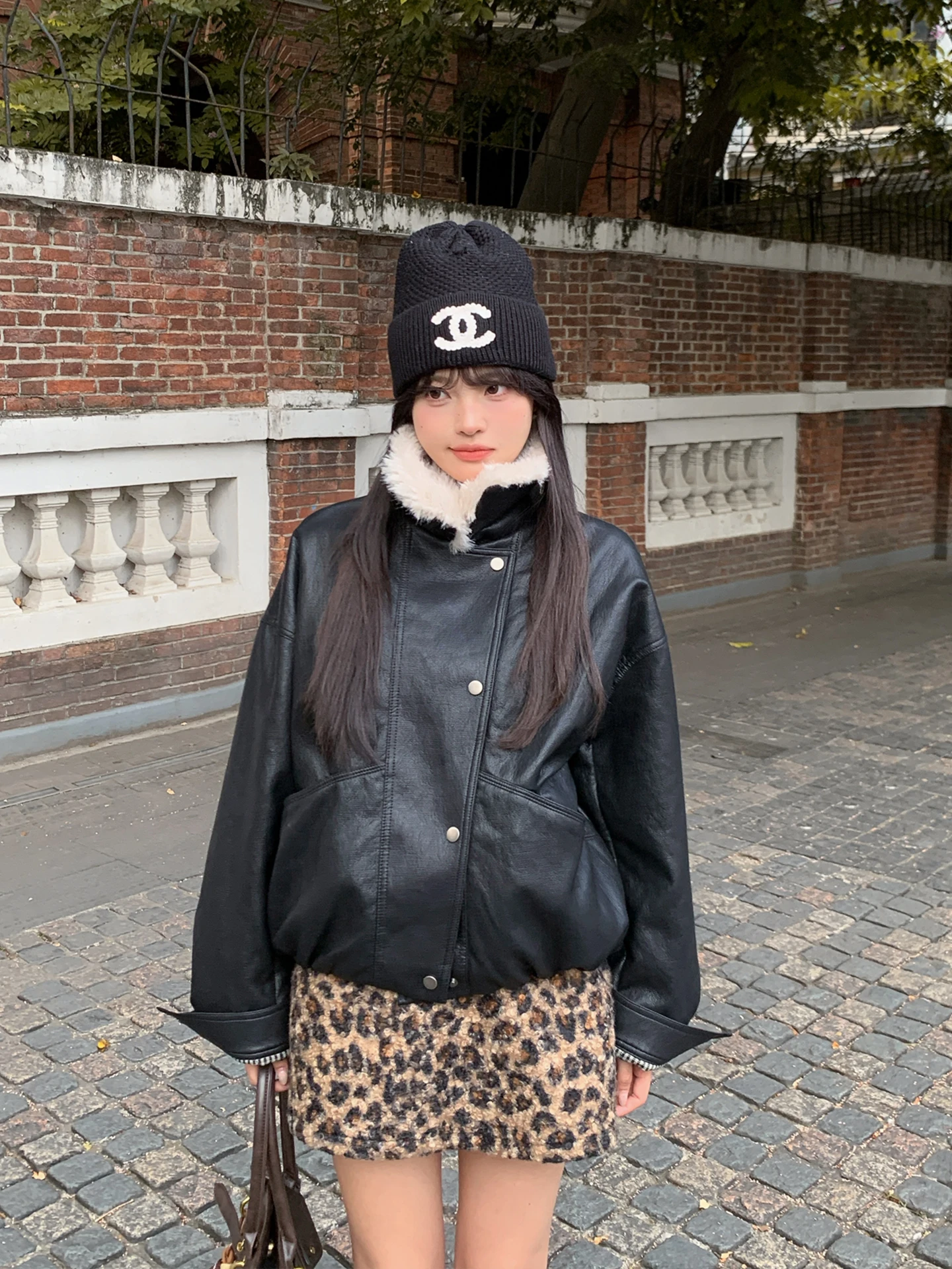 Bla fce forrado de couro quente jaet feminino inverno novo solto motocicleta sle legal versátil casaco coreano tamanho suporte