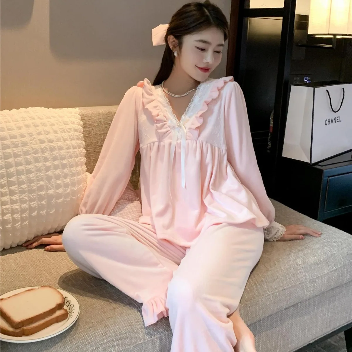 Autumn New Style Pajamas for Women Island Velvet Palace Style Girls' Home Clothes Coral Velvet Thickened Pink Sleepwear