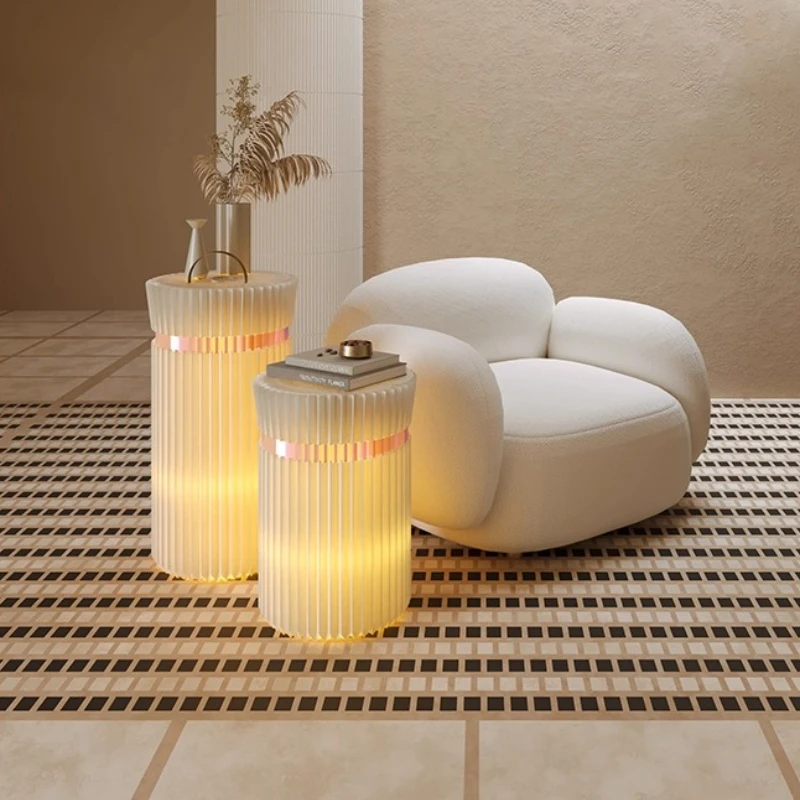 Eighteen Paper Cyli…