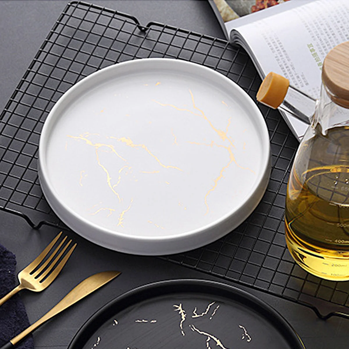 1Pcs Marble Jewelry Dish Round Ceramic Tray Gold Ring Holder Elegant Decorative Plate for Nightstands Dressers Bathroom