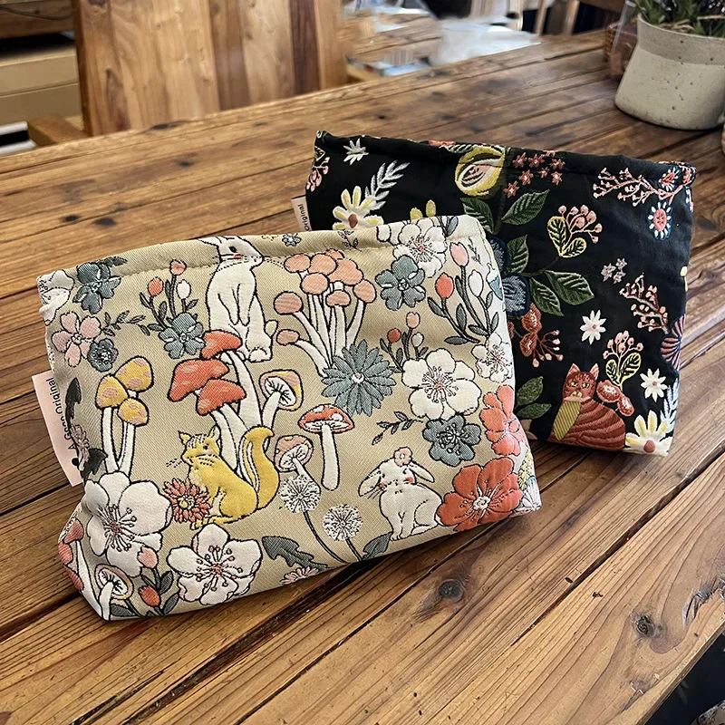 1PCS Flower Travel Toiletry Makeup Pouch Organizer Makeup Bag Neceser Canvas Clutch Flower Rabbit Embroidered Cosmetic Bags