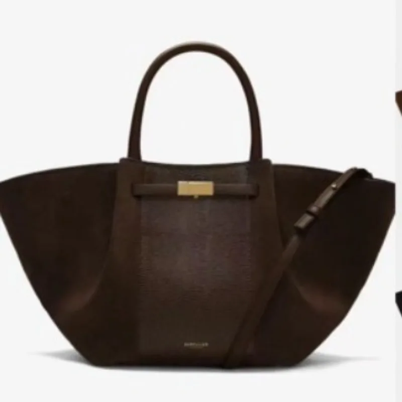 

Minimalist Luxury Designer Diaper Bag: Elegant Crossbody Messenger Bag For Women With Vintage Logo And Large Capacity Tote