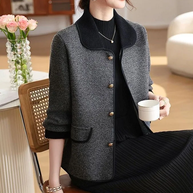 

Middle Aged Mom Spring and Autumn Coat Short Style 2025 New Style Noble Lady Middle Aged and Elderly Women Autumn