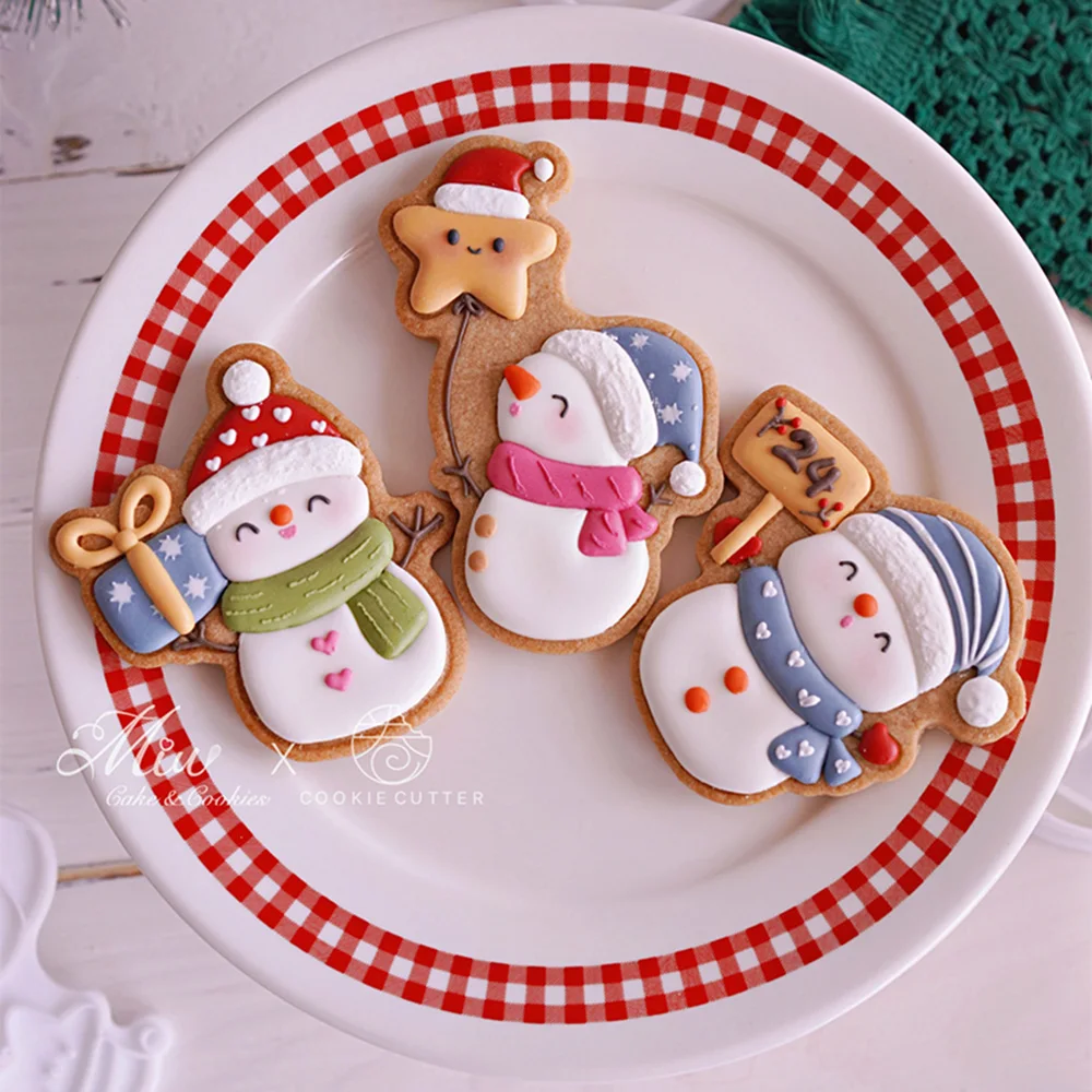 1PC Christmas Cookie Mold Snowman Frosted Sugar Cookies Biscuit Mold Cartoon Hand Press Tool Cookie Cutter Stamp Sugarcraft Fond