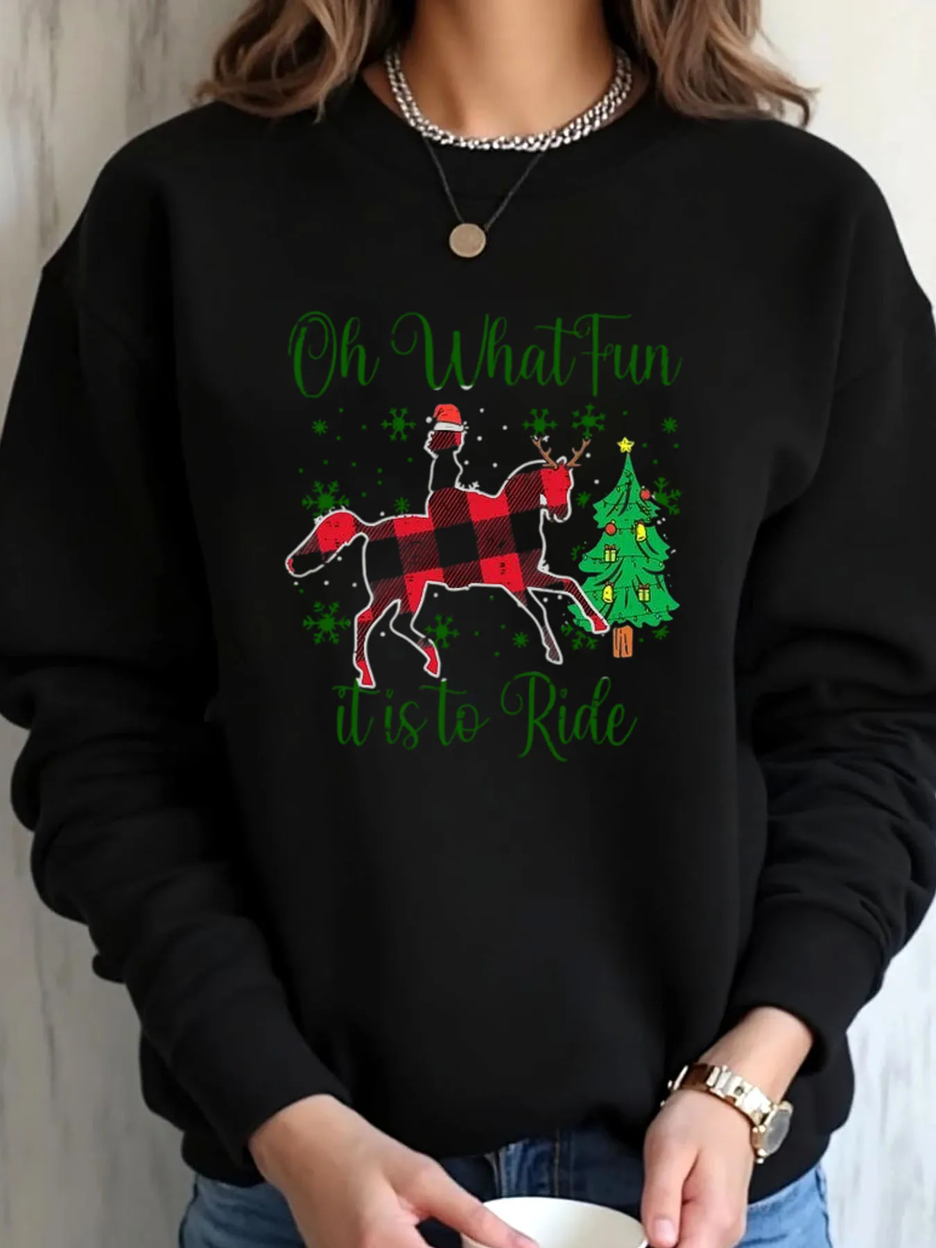 

Женская толстовка большого размера с принтом рождественской лошади в клетку «Дерево» Oh What Fun It Is To Ride Outdoor Wear