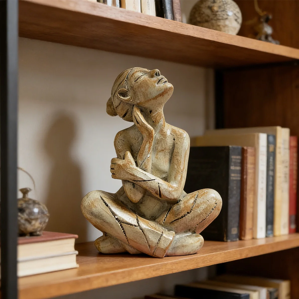 1Pc Resin Statue Ornament, Home Decoration, Desktop Ornament, the Statue Depicts a Figure Sitting Cross-Legged, with Head Raised and Hands Holding the Body, Showing a Calm, Reflective/Enjoyable Pose, Perfect for Home Decoration, Garden Ornaments, and Desktop Decoration.
