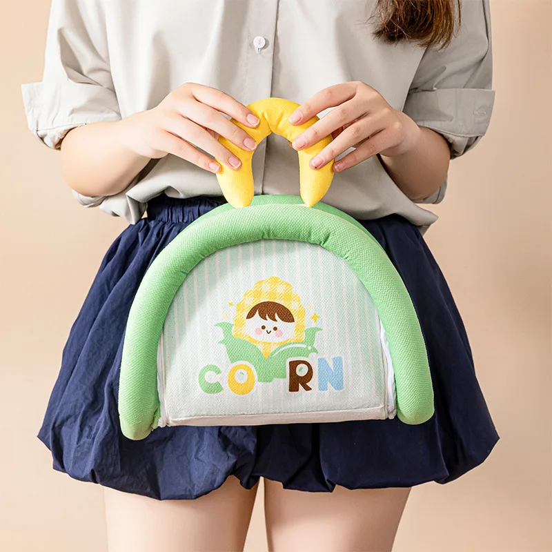 

New Portable Lunch Bag with Insulation & Storage for School Commute, Lunch Box, and Gift Bag