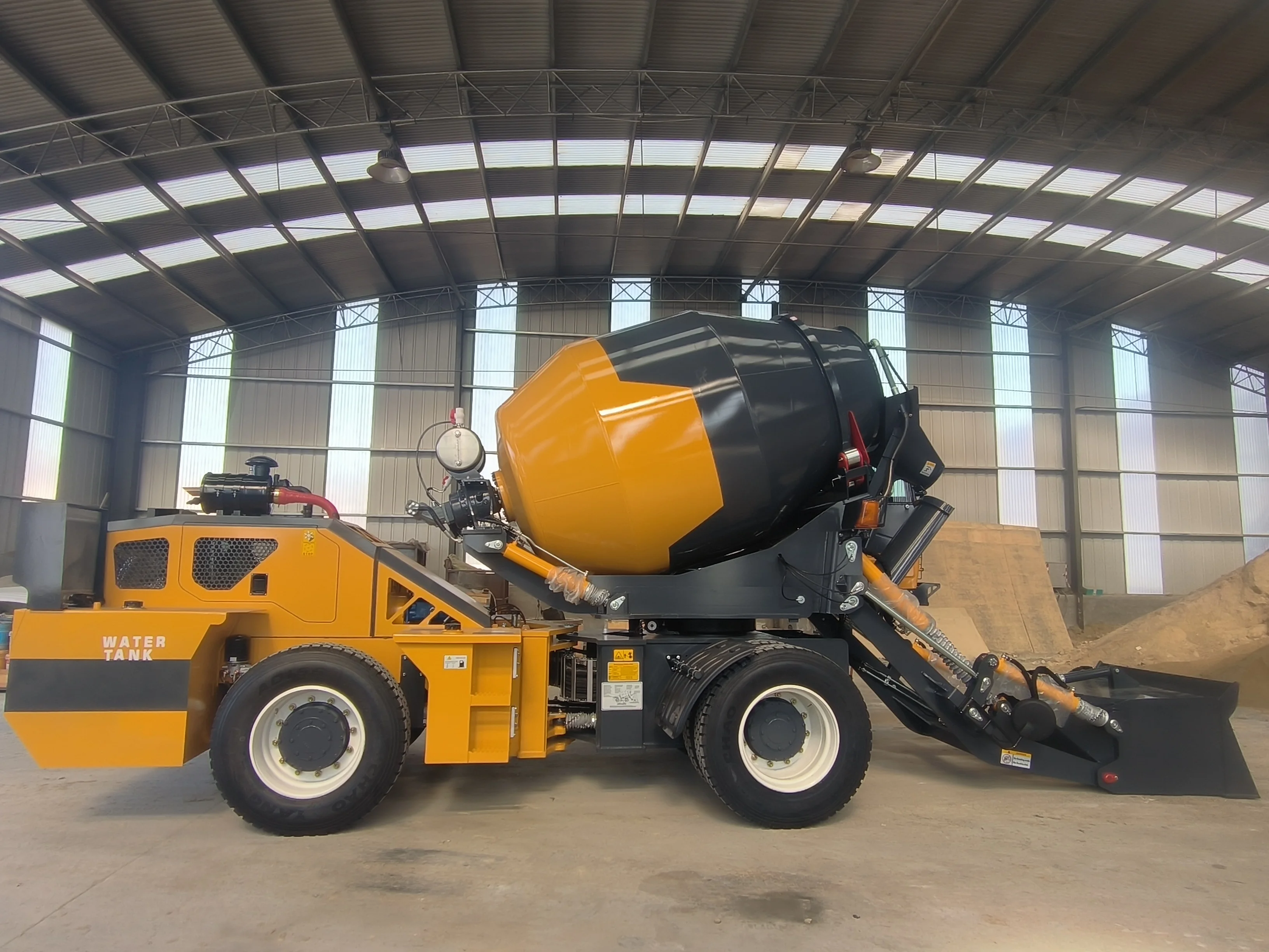3.5 Cubic Meter Self Loading Concrete Mixer Truck- Heavy Duty Frame, 4WD, Powerful Diesel Engine for Large Volumes
