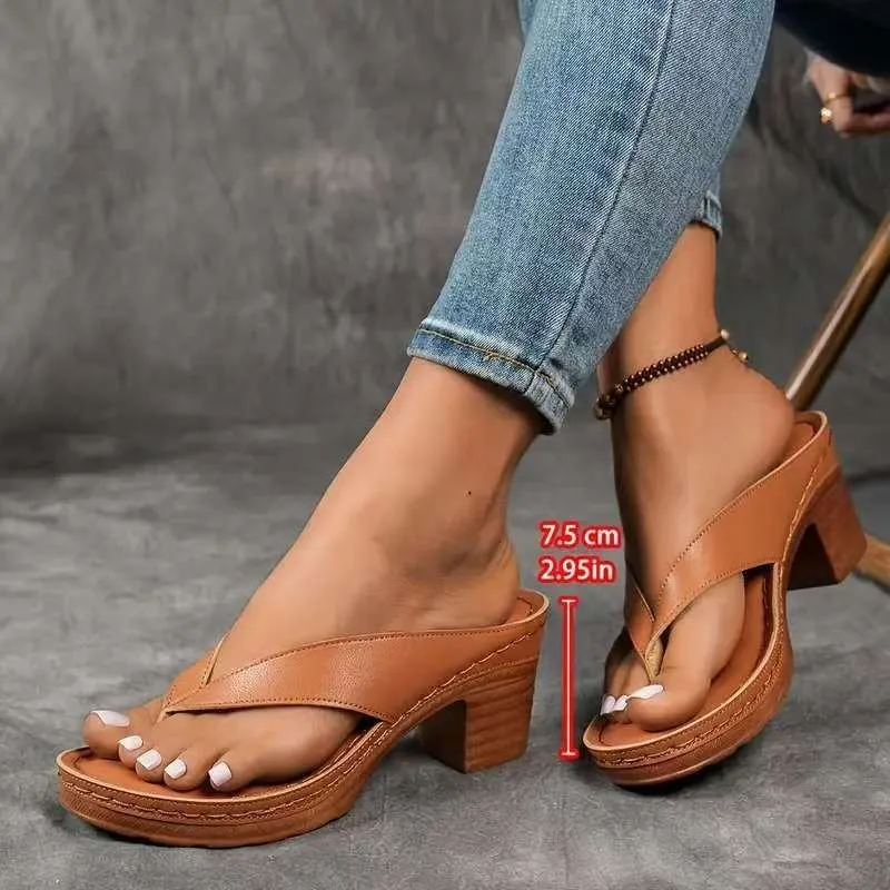 Frauen Hausschuhe Sommer Neue Mode Outdoor Clip Toe Dicken Absätzen Sandalen Frau Leichte High Heels Flip-Flops Plus Größe 43