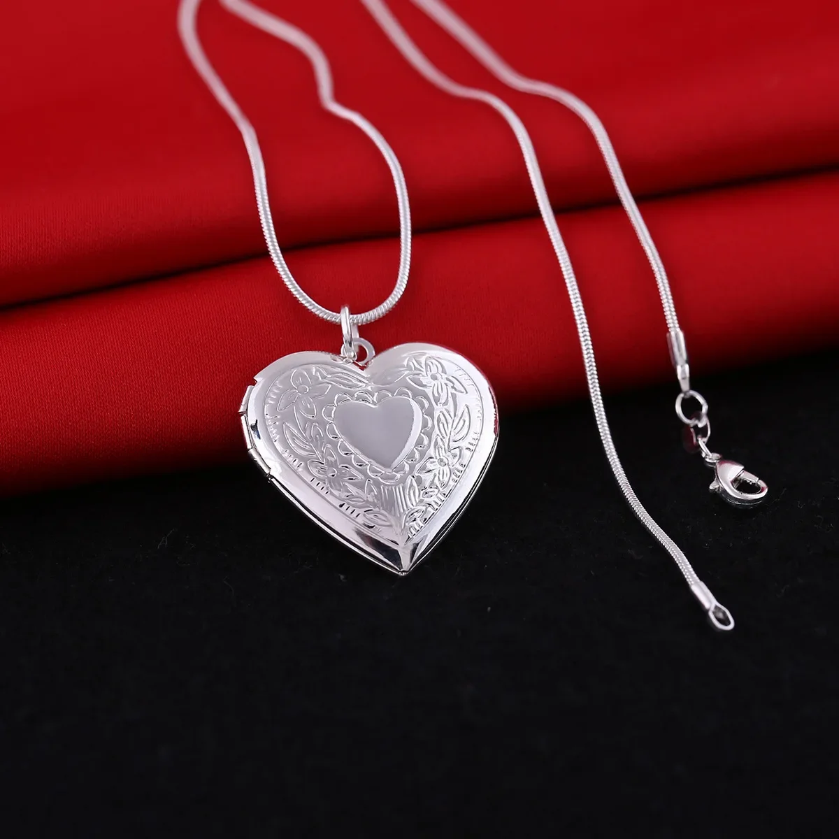 

Luxury 925 Sterling Silver Necklace For Woman 18 Inches Heart Photo Frame Pendant Fashion Trend Jewelry Wedding Holiday Gifts