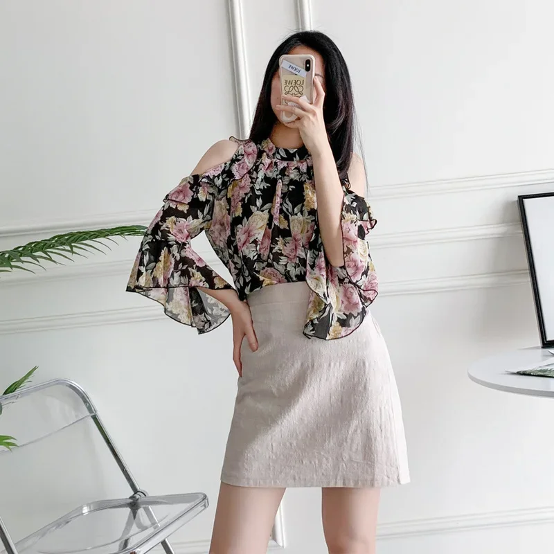 Spring and summer new short sleeved chiffon women\'s shirt off shoulder pullover flower loose women\'s top 14370