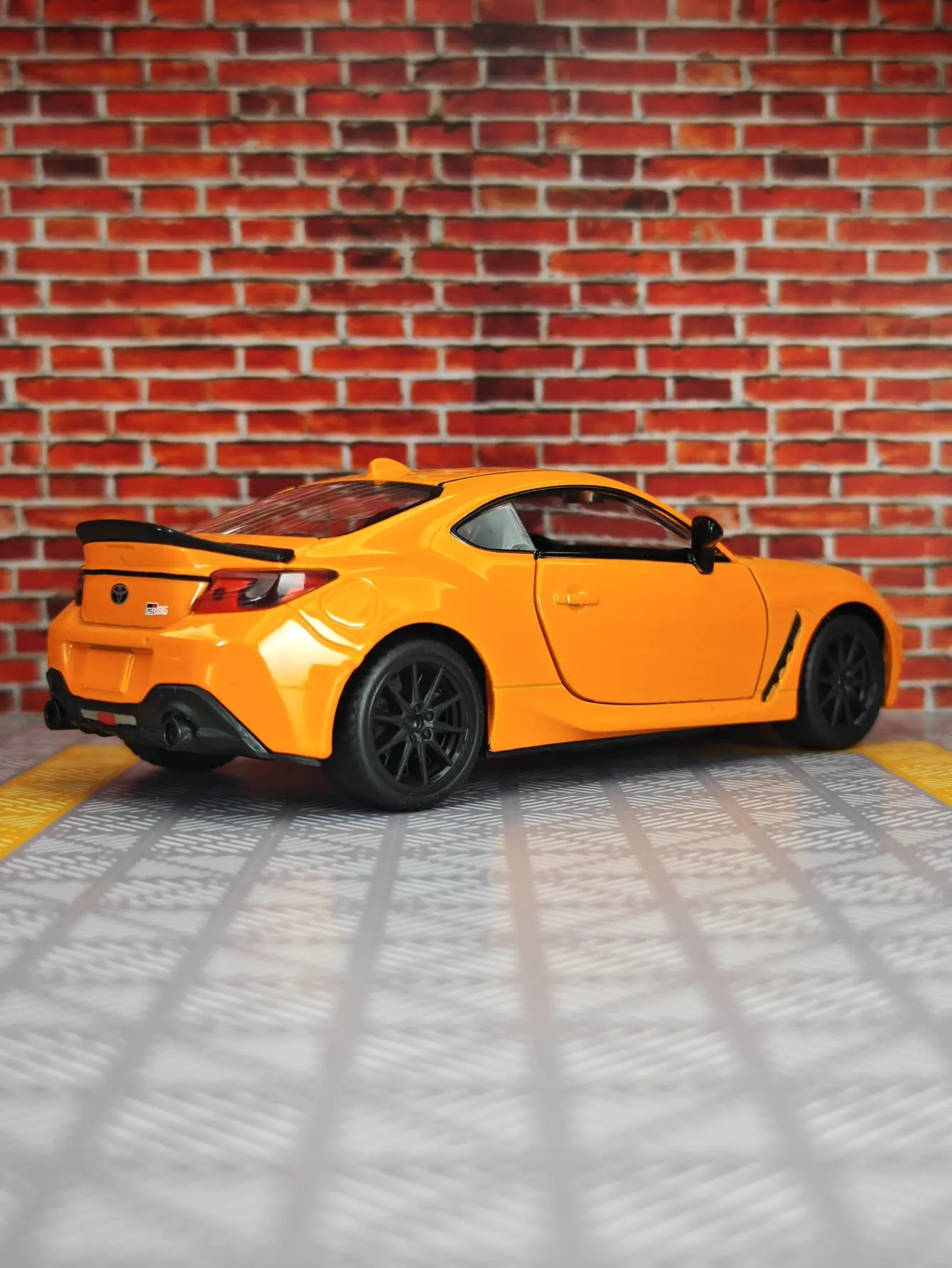 1:28 Toyota GR86 alloy car model doors can be opened has simulated sound and lighting good quality finely crafted view 2