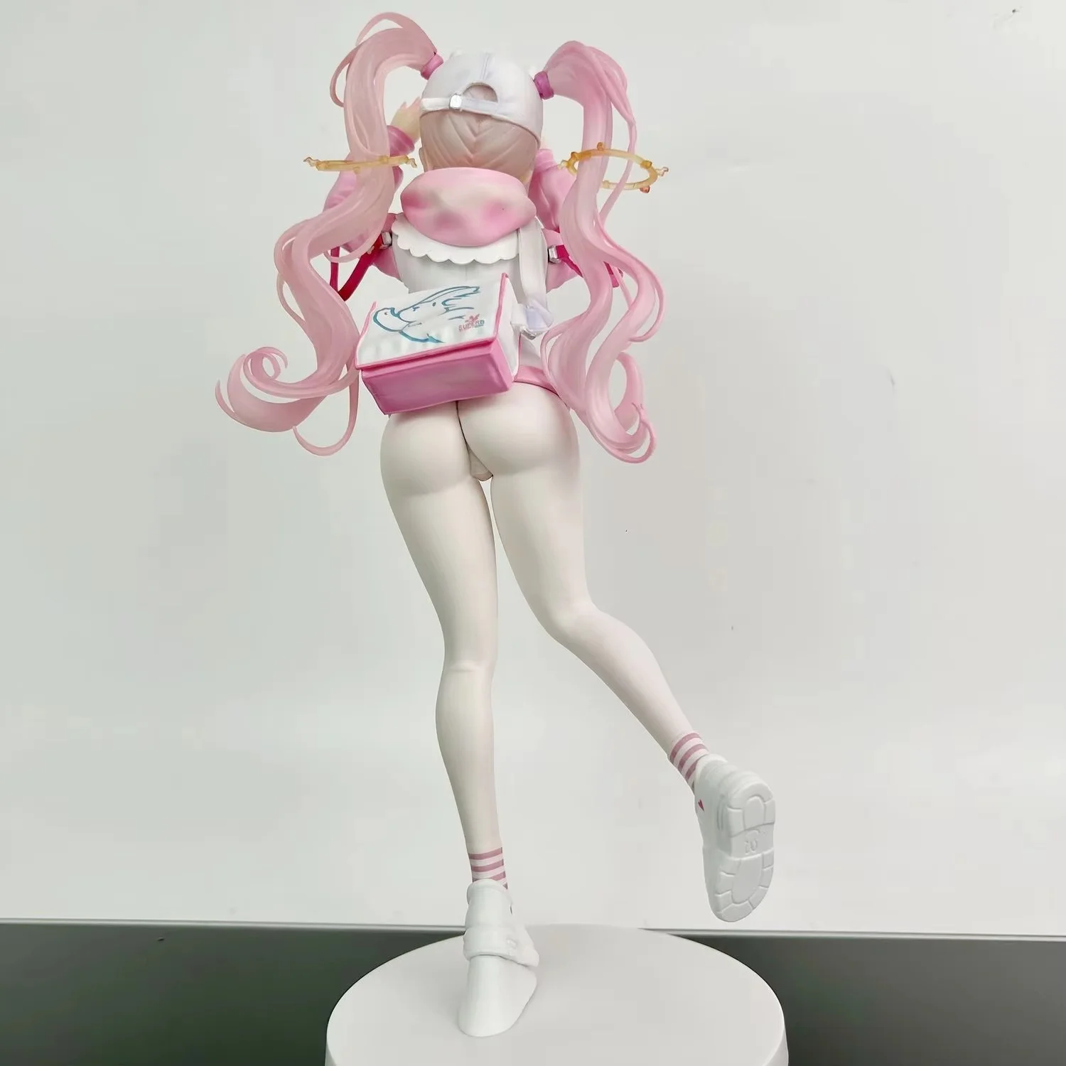 Figurka kolekcjonerska Winged Victory Sports Alice, dwustronnie rzeźbiona, model do samodzielnego montażu, motyw Home Sweet Home, zabawka akcji.